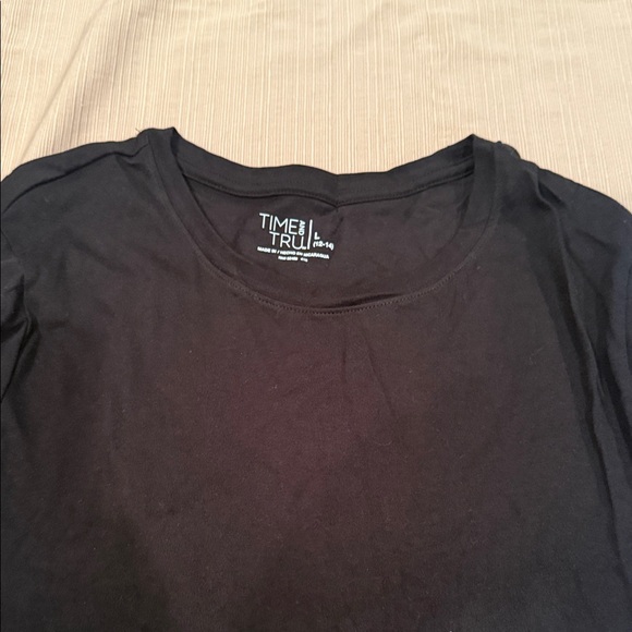 Time and Tru Women’s Long Sleeve Tees one Black and one White - Picture 3 of 9